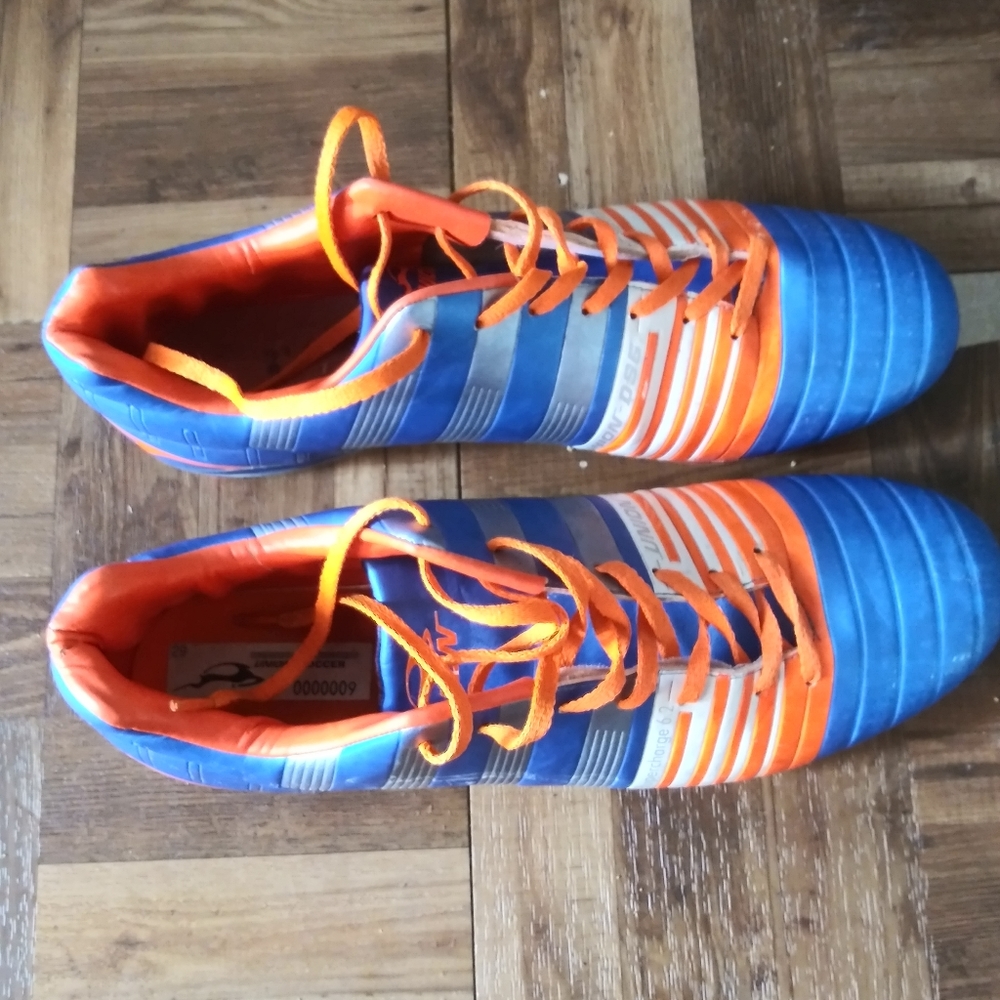 Soccer cleats